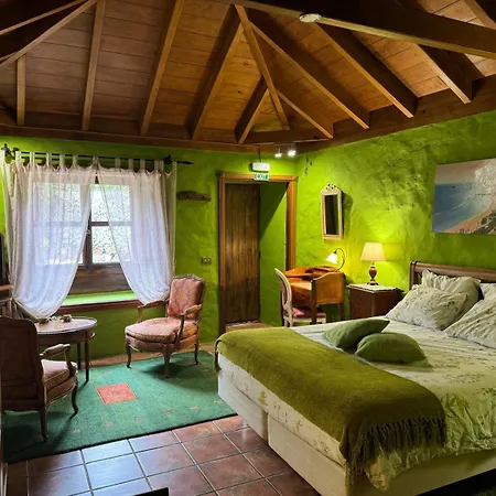 אכסניה Oasis Hill Botanical Garden *