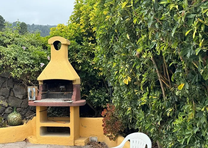 Oasis Hill Botanical Garden بيت خشبي