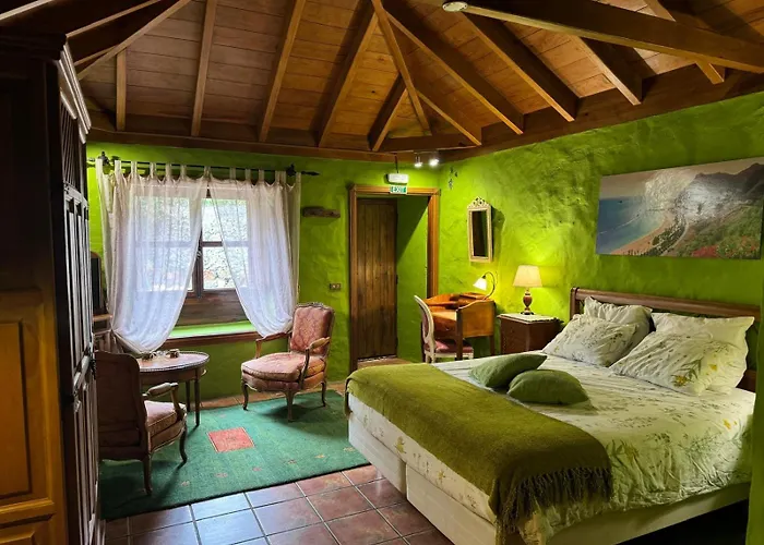 Hytte Oasis Hill Botanical Garden *