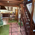 Oasis Hill Botanical Garden بيت خشبي *